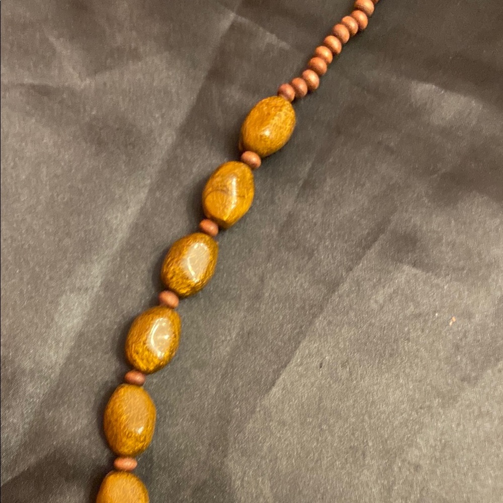 Brooks Brothers Elegant Brown Beaded Necklace - Picture 4 of 15